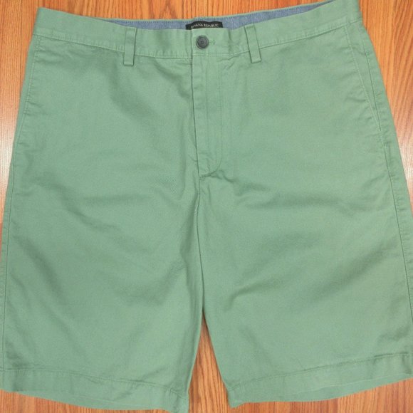 BANANA REPUBLIC EMERSON 100% COTTON REGULAR FIT SHORTS SEA GREEN Sz 36